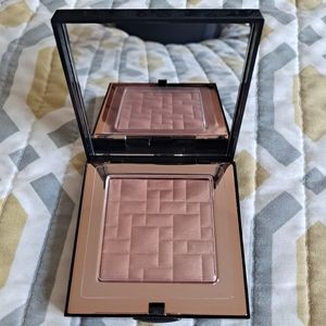 Limited edition Bobbi Brown highlighting powder